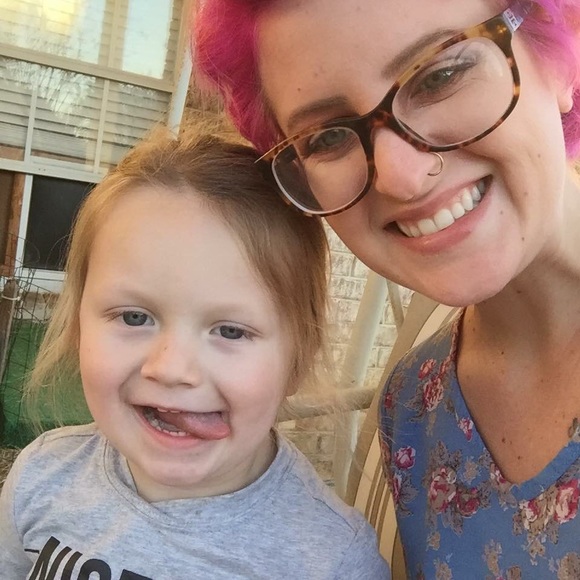 Meet your Posher, Taylor - Picture 2 of 2